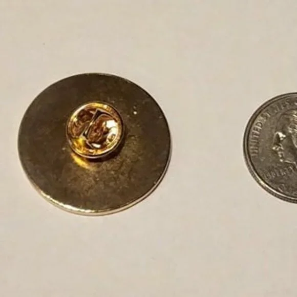 Nickelodeon Fairly OddParents Trixie 'Tell Me I'm Pretty' Enamel Pin - Picture 4 of 4